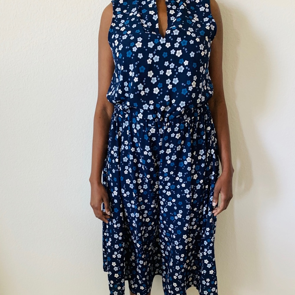 Blue and white floral  Anne Klein dress.